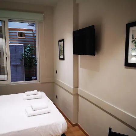 Syntagma Square Athenian Apartment *